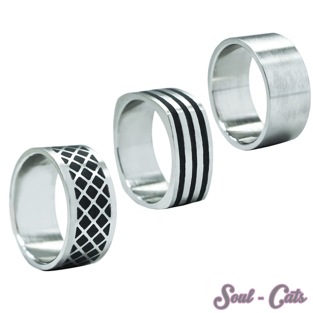 Ein Ring Edelstahl Silber zeitlos muster schlicht schwarz 